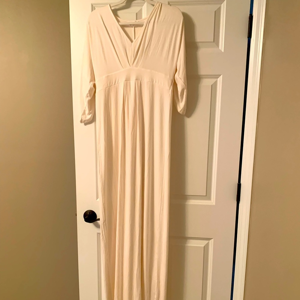 NWOT INGRID AND ISABEL WHITE MAXI, size L